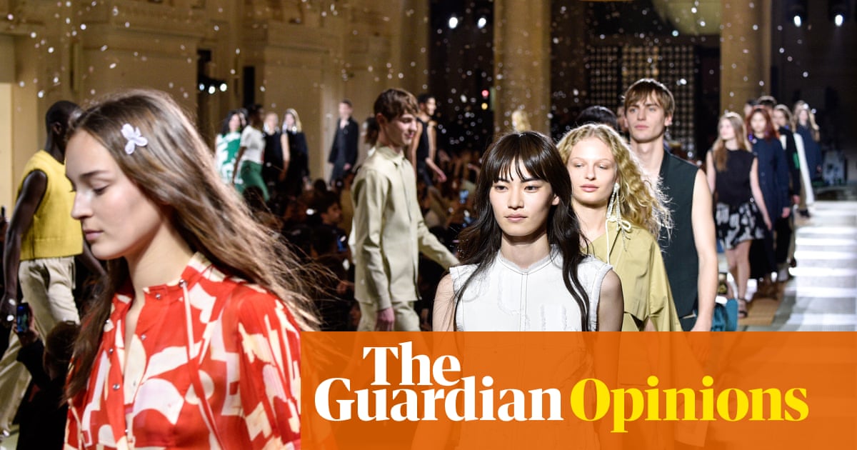 Сара МанависВъпреки всичките им приказки за капсулни гардероби бизнес моделът