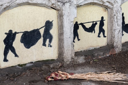 A detail from Auras Anónimas by Beatriz González, 2009, at Bogotá’s Central Cemetery.