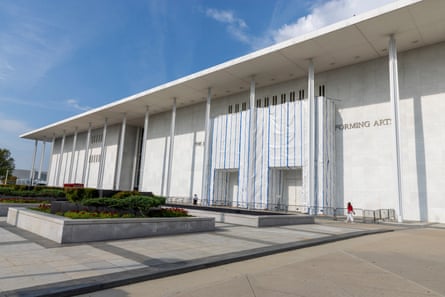 A late-modernist building