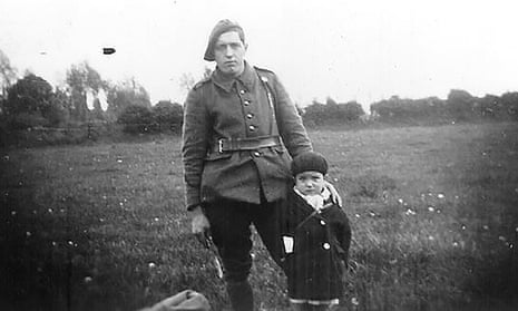 Marcel Pinte, codename Quinquin, with an unidentified resistance fighter.