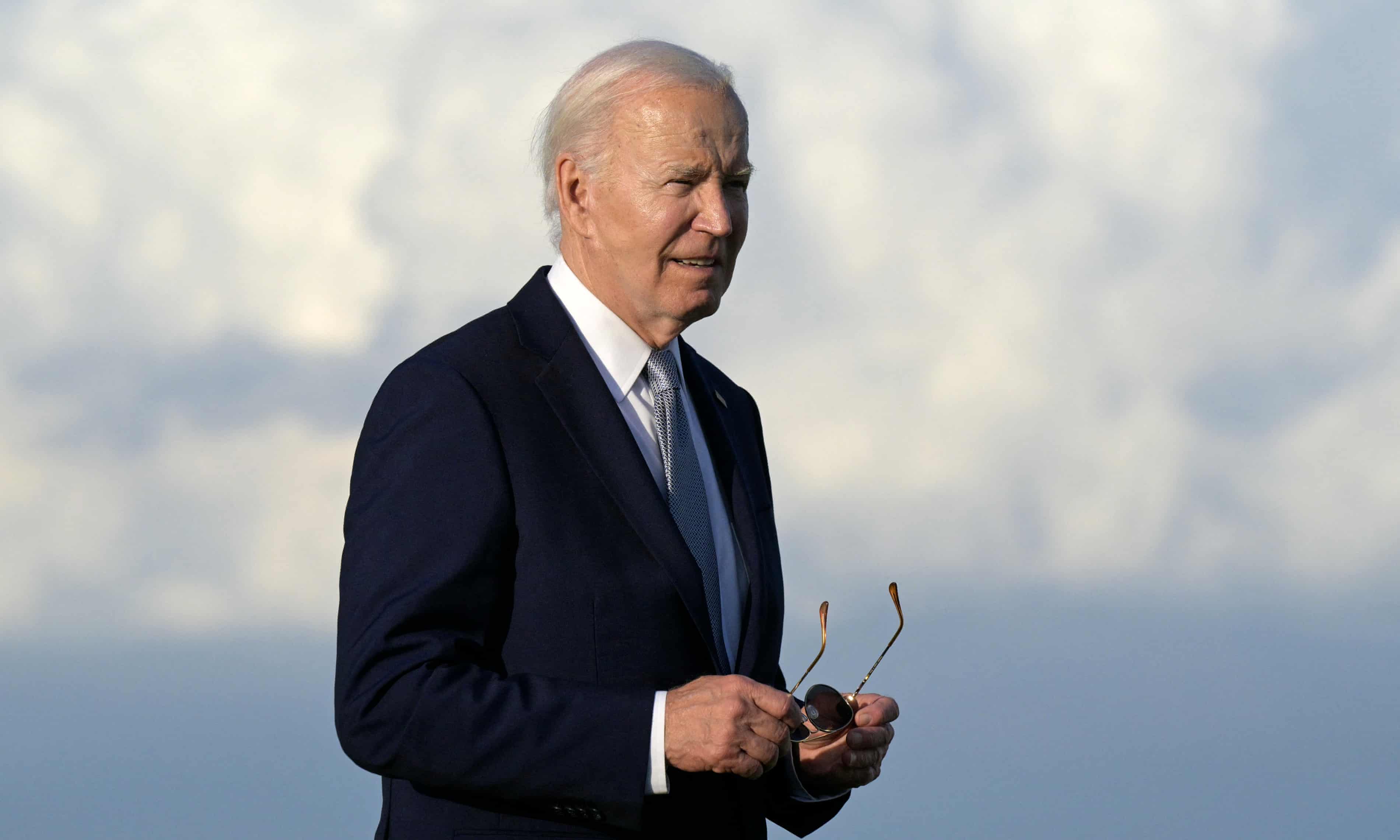 Biden pardons thousands of US veterans convicted under law banning gay sex (theguardian.com)