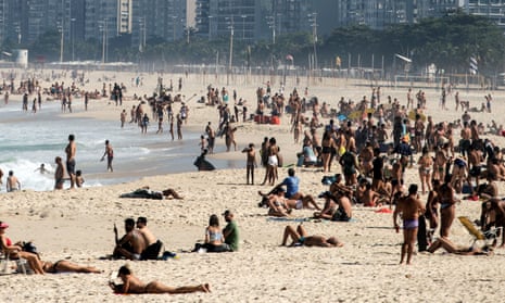 Crowds in Rio de Janeiro beaches despite coronavirus spread.