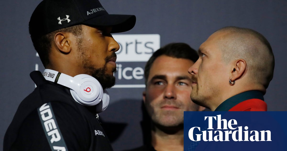 Anthony Joshua is deadly serious while Usyk dresses as the Joker | Donald McRae