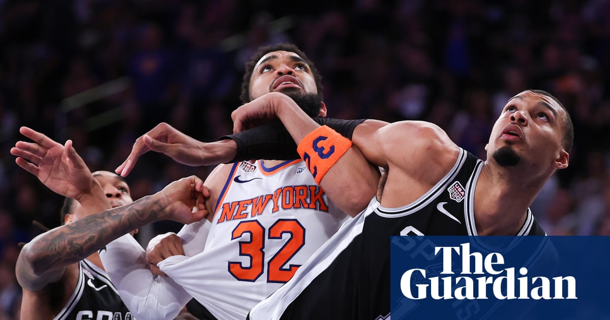 Knicks coach Mike Brown angry over foul calls after Game 3 loss: ‘Never thought I’d see that’