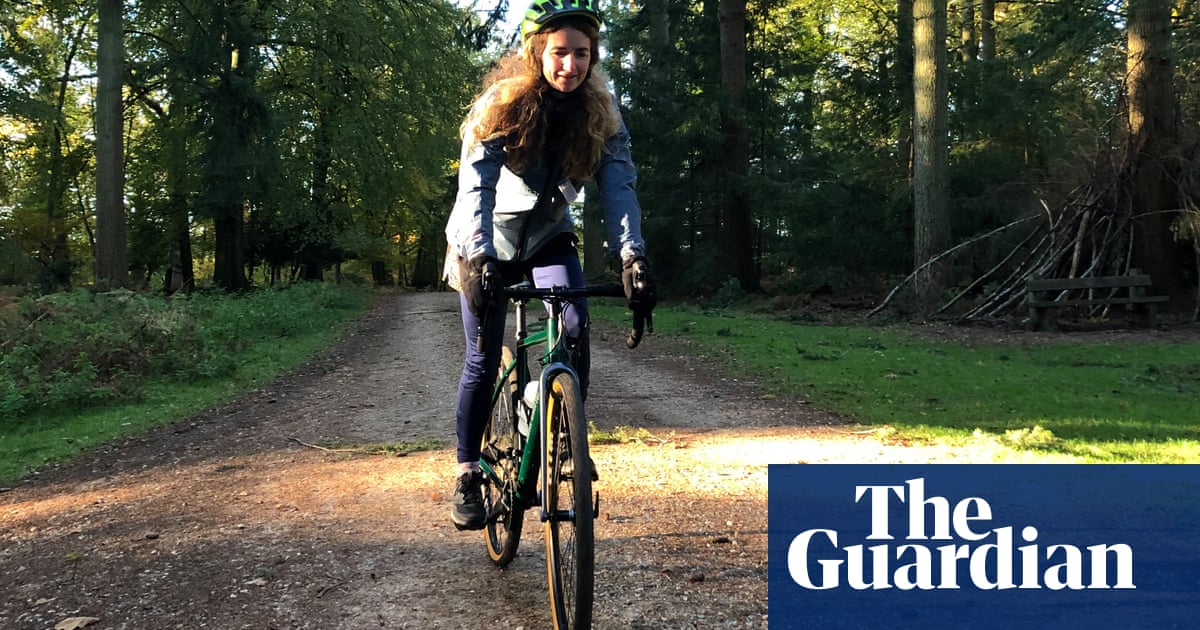 Pedals at dawn: an early morning gravel bike ride in the New Forest