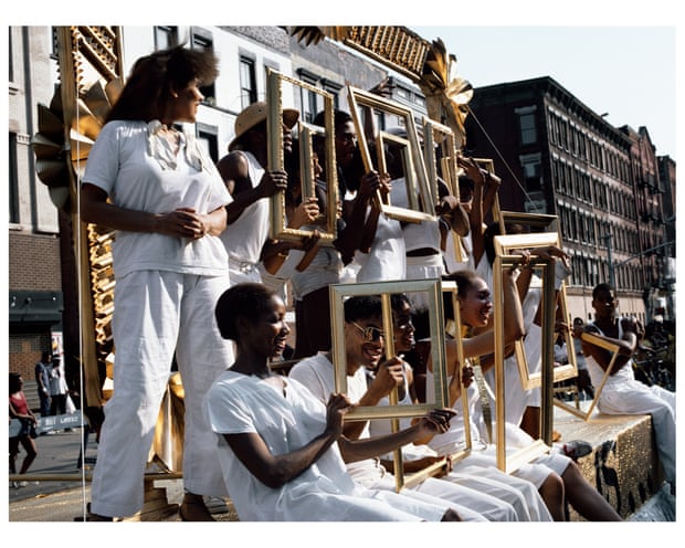 Lorraine O’Grady’s Troupe With Mile Bourgeoise Noire), taken at the African American Day Parade in Harlem in 1983.
