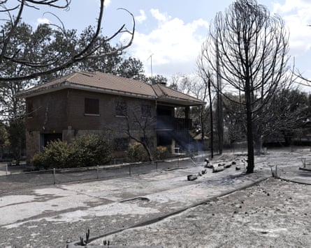 The remains of a house situated between Colmenar del Arroyo and Robledo de Chavela,