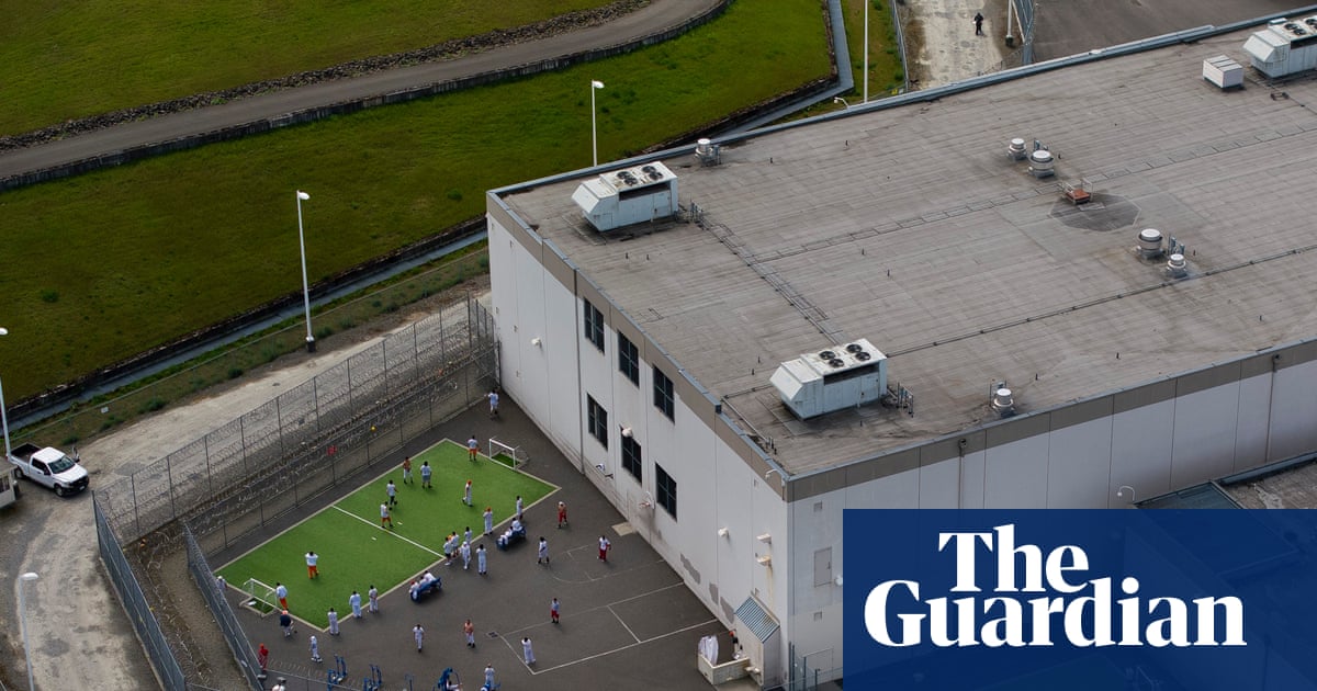 ICE holds man with stage 4 cancer in detention despite permanent US residency