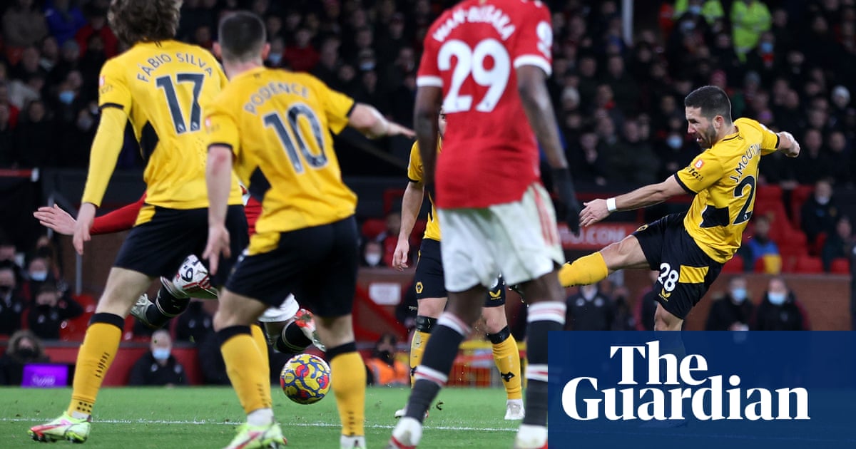 Moutinho’s strike earns Wolves deserved victory against insipid United