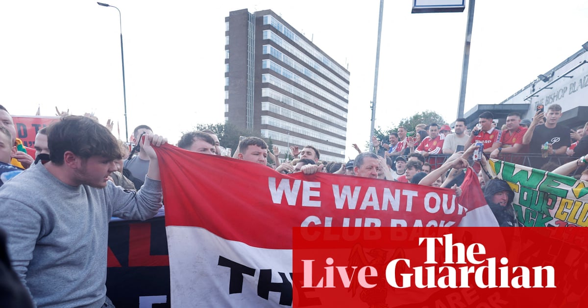 Manchester United v Manchester City: Premier League – live