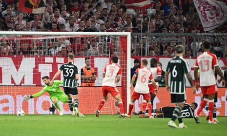 Bayern Munich 4-3 Manchester United: Champions League – live reaction | Champions League 7 Manchester United's Casemiro scores their second goal past Bayern Munich's Sven Ulreich.