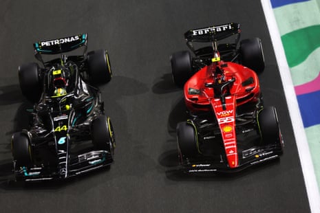 Hamilton passes Sainz.