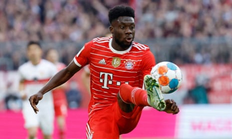 Alphonso Davies in action for Bayern Munich.