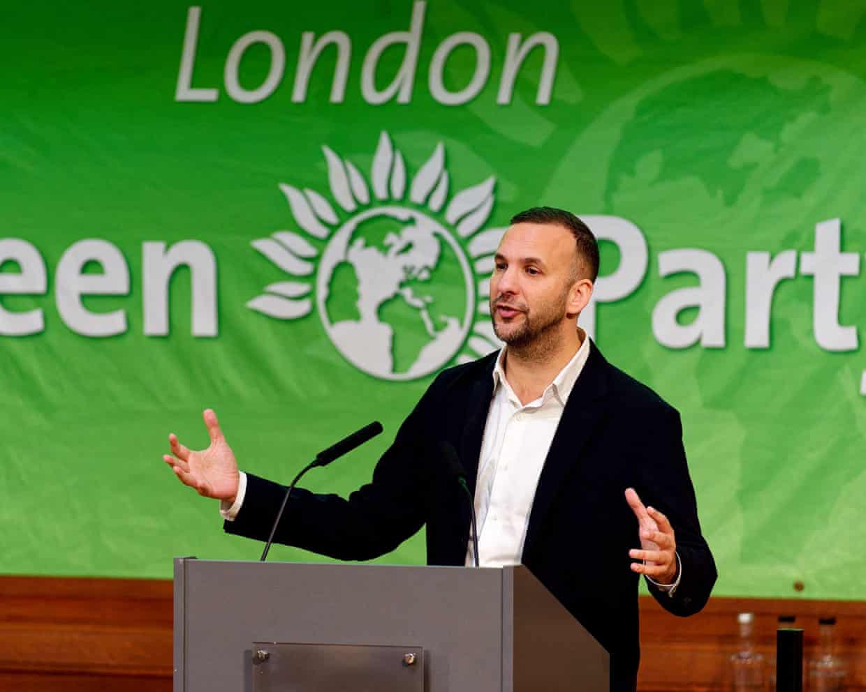 Zionism motion adds pressure