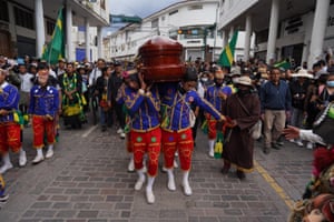 Cuzco, Peru: Mourners accompany the funeral of Remo Candia Guevara, leader of the Urinsaya Ccollana community, who died on 11 January during clashes with police during demonstrations