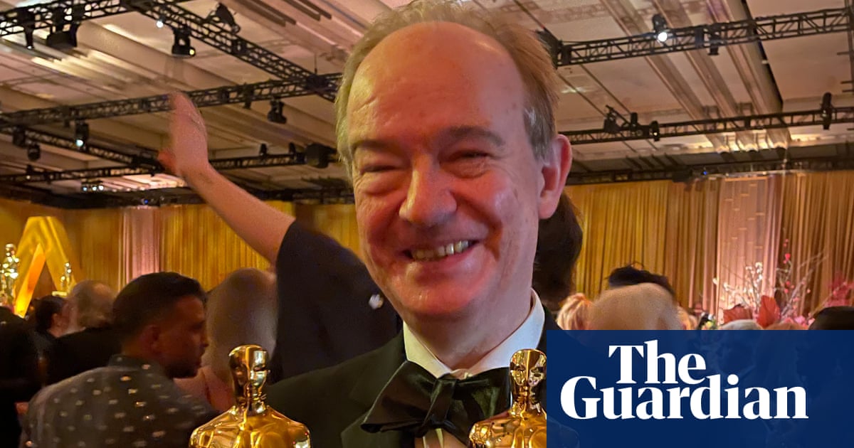 Selfies, sniffer dogs and superstition – Peter Bradshaw’s big night out at the Oscars!