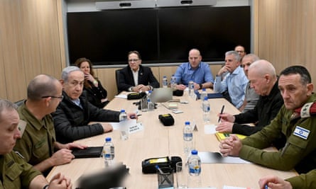 Benjamin Netanyahu meeting security chiefs on Friday.