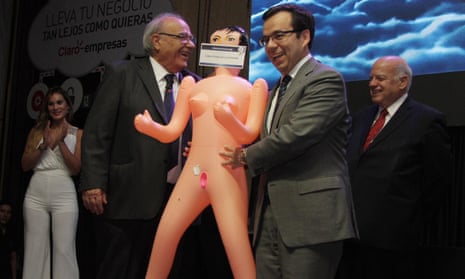 Sex doll gift blows up into Twitter storm as Chile's president is not amused | Chile | The Guardian Sex doll gift blows up into Twitter storm as Chile's president is not amused | Chile | The Guardian