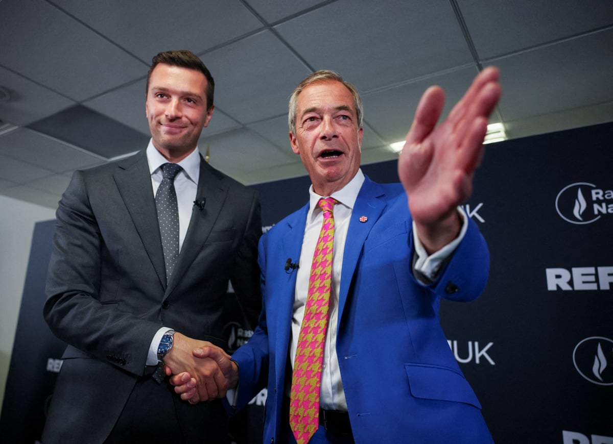 Jordan Bardella and Farage shaking hands