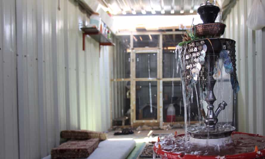 Abo Jar Al-Nabi, Fountain made out of plastic buckets, yogurt containers, shisha parts and a motor, Azraq, Jordan, 2017