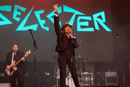 Performing (alongside Andrew Pearson) at Let’s Rock Exeter at Powderham Castle, 2 July 2022.