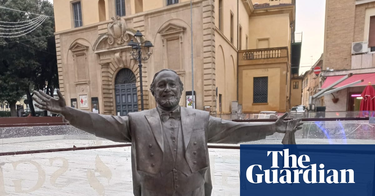 Frozen-in tenor: Italian mayor apologises over Pavarotti statue stuck in ice rink