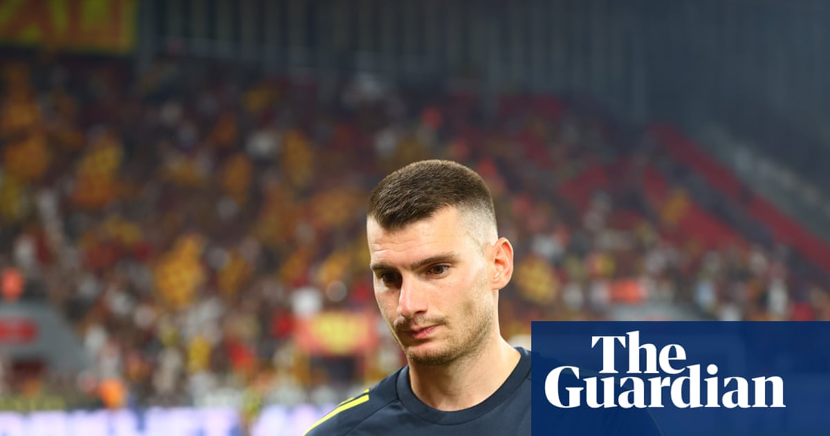 Nottingham Forest in talks to sign Dominik Livakovic from Fenerbahce