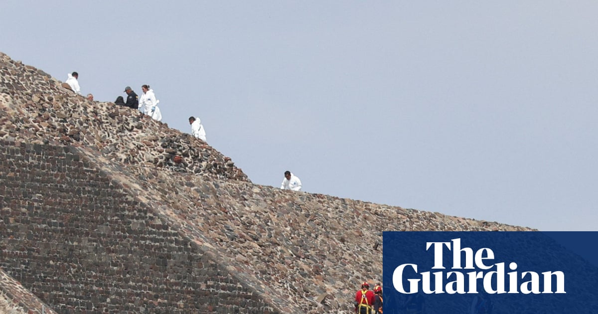 Deadass Mess Down in Mexico: Tourist Gets Smoked at the Pyramids