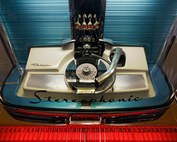 An old jukebox