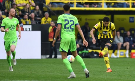 European roundup: Borussia Dortmund hit six to reduce Bayern’s lead to point