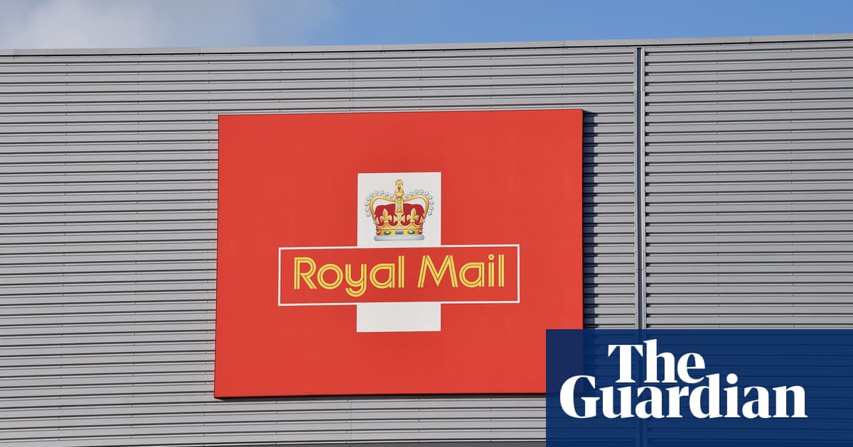 Royal Mail managers to strike over jobs and pay