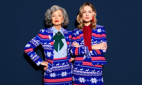Ow, my eyes! Matching Christmas suits