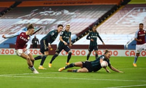 Grealish misses a chance after a long solo run