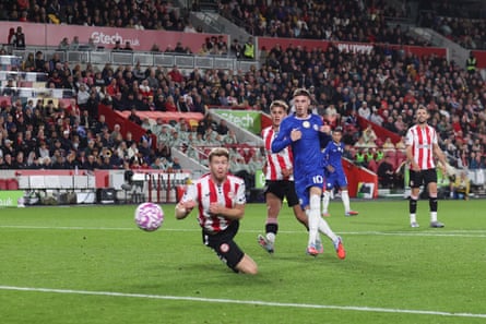 Cole Palmer equalises for Chelsea