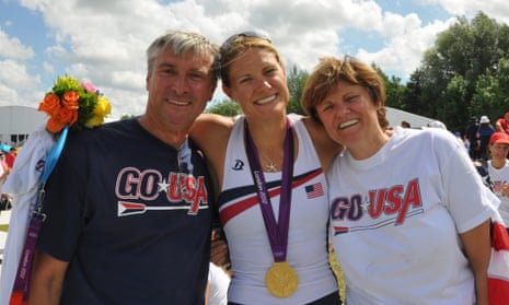 2012 年ロンドンオリンピックに出席したカタリン・カリコさん、夫と娘のスーザン・フランシアさん
