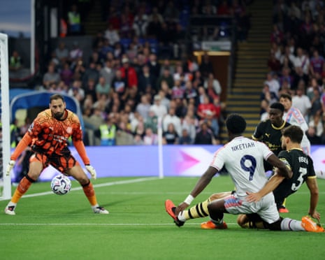 Nketiah shoots at goal.
