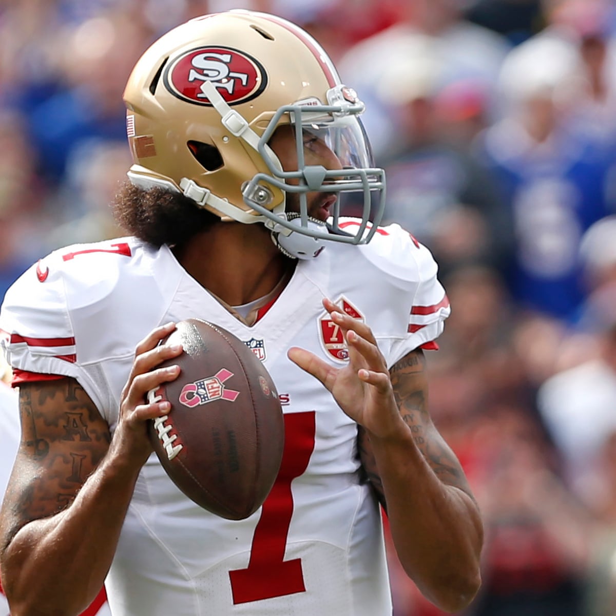 Colin Kaepernick Shown In Crosshairs As 49ers Qb Makes First Start Of 2016 Colin Kaepernick The Guardian