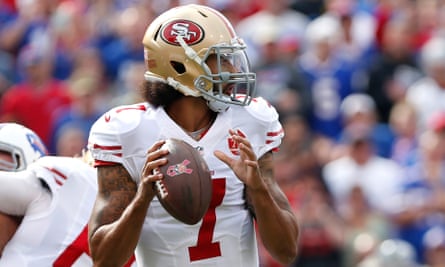 Colin Kaepernick Shown In Crosshairs As 49ers Qb Makes First Start Of 2016 Colin Kaepernick The Guardian