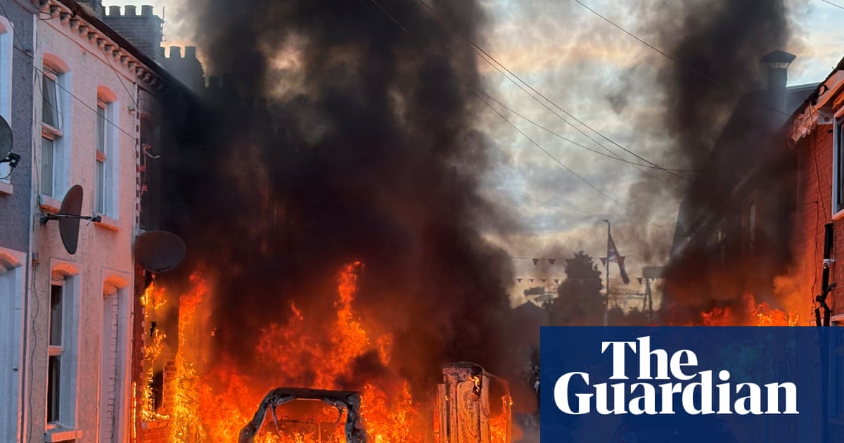 Coverage image for: The night Belfast burned: how the Northern Ireland race riots unfolded