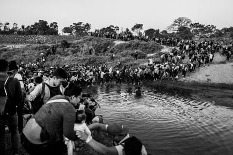 Caravan crossing the Suchiate River, 23 January 2020