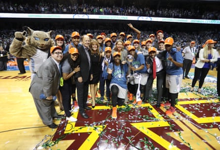 Members of the Minnesota Lynx pose after winning the 2017 WNBA finals.