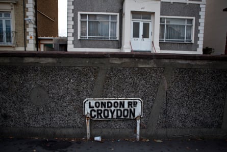 A street sign displaying ‘London of Croydon’