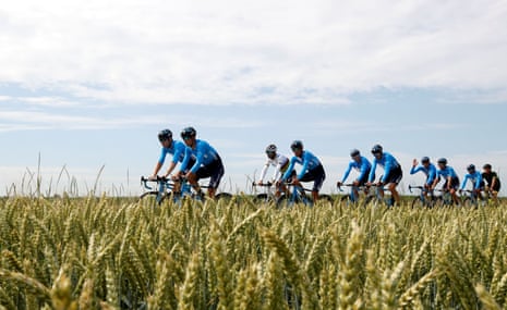 Nairo Quintana, Mikel Landa, Alejandro Valverde, Marc Soler, Imanol Erviti, Carlos Verona, Nelson Oliveira, Andrey Amador and Jurgen Roelandts on a training ride with Movistar in 2019.