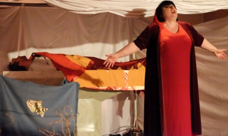 Zoe South dans le rôle de Brünnhilde dans la production 2014 du Regents Opera (alors Fulham Opera).