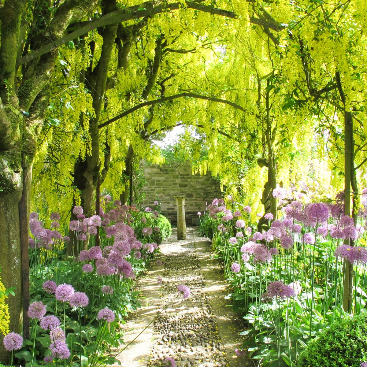 10 beautiful garden getaways in the UK | Travel | The Guardian