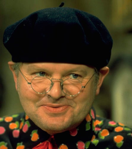 Benny Hill in a black beret