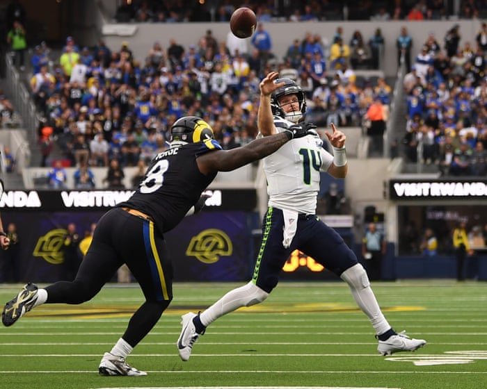 Déjà boo: Sam Darnold didn’t think he’d see ghosts on the field again. Then he faced the Rams