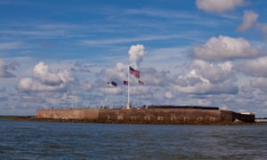 Fort Sumter, where the civil war began from the mouth of Charleston Harbor, South CarolinaBDMAF8 View of historic Fort Sumter, where the Civil War began from the mouth of Charleston Harbor, South Carolina