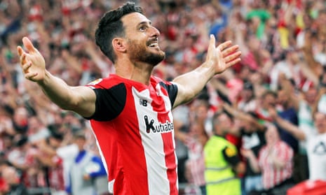 Aritz Aduriz celebrates after scoring against Barcelona at the San Mamés stadium in Bilbao in August 2019.