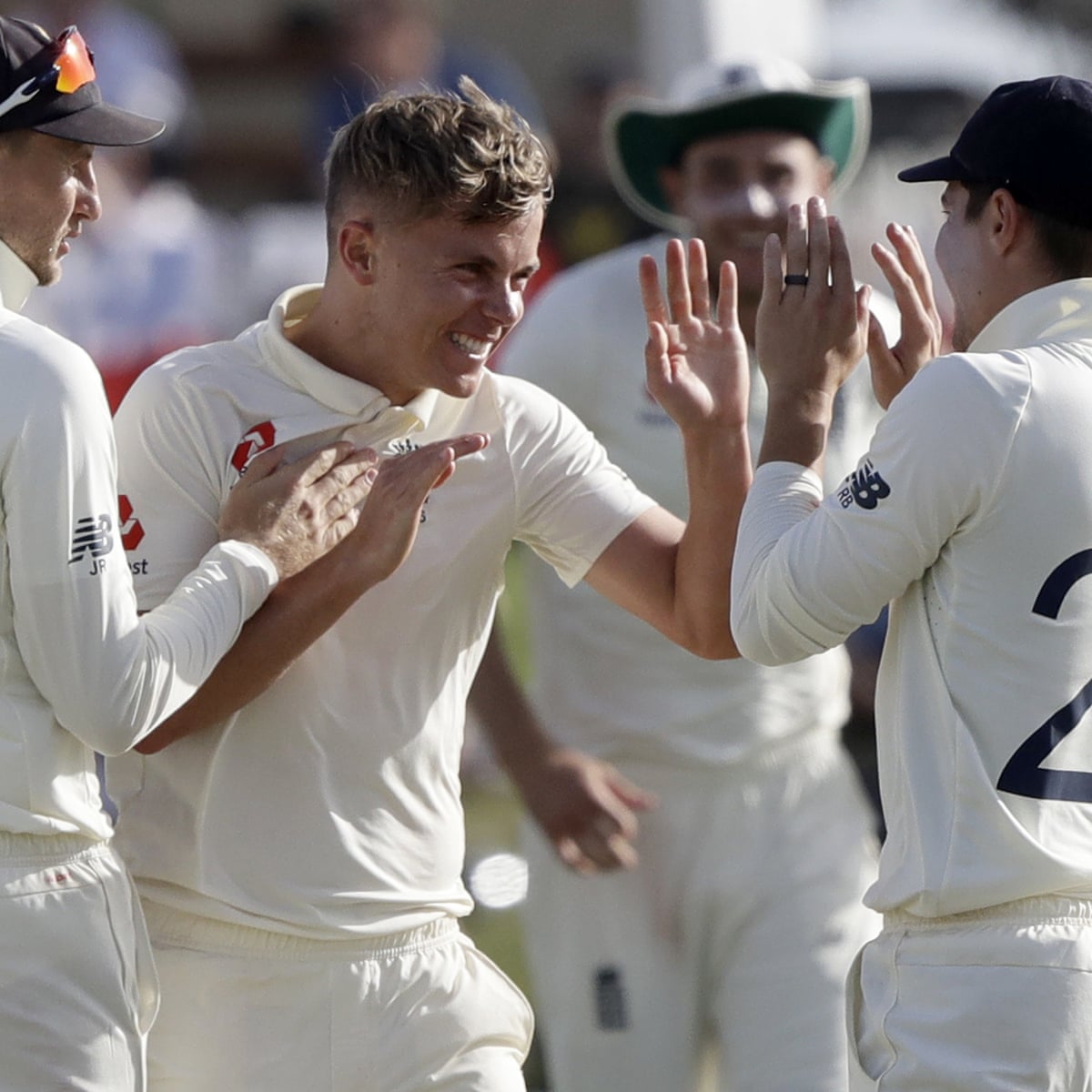 Sam Curran Snares Williamson To Give England The Edge Against New Zealand England Cricket Team The Guardian